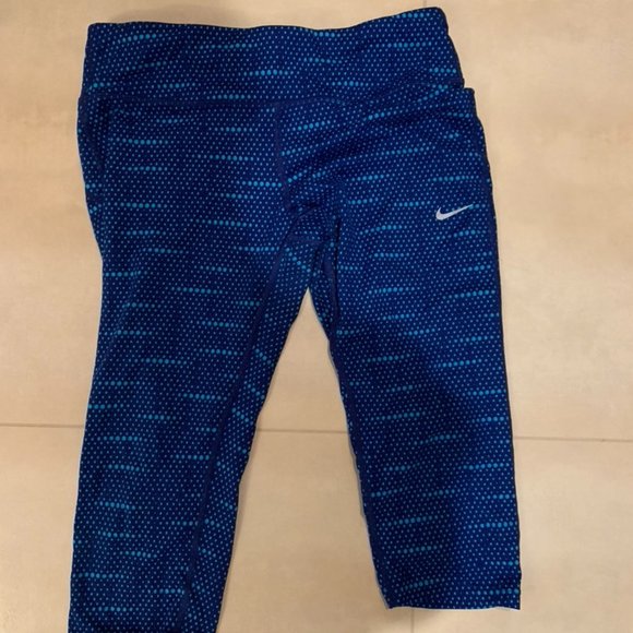 Nike Capri - Picture 1 of 2